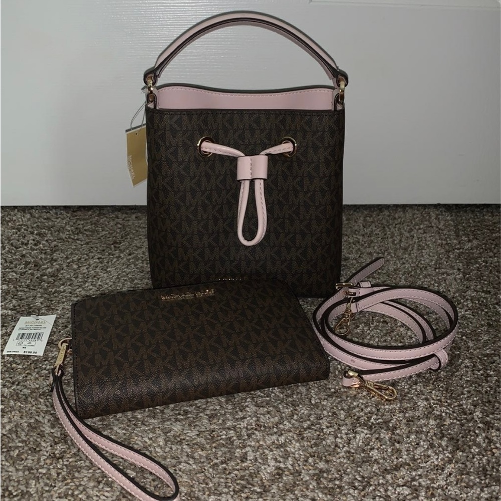 Michael Kors Powder blush small bucket bag
